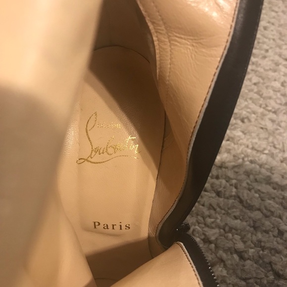 Christian Louboutin Authentic suede heels - Picture 7 of 7